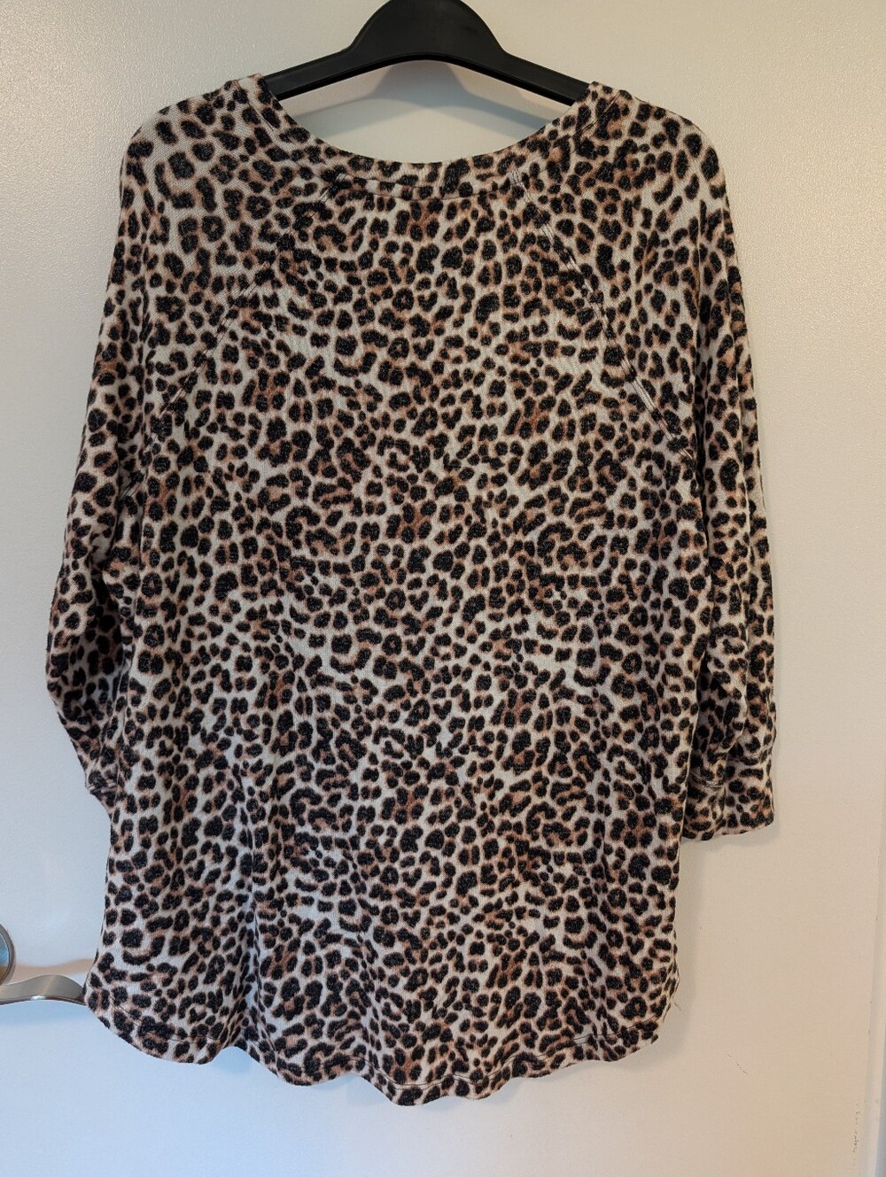 Ricki's Leopard Print V-Neck Long Sleeve Top - Picture 6 of 6